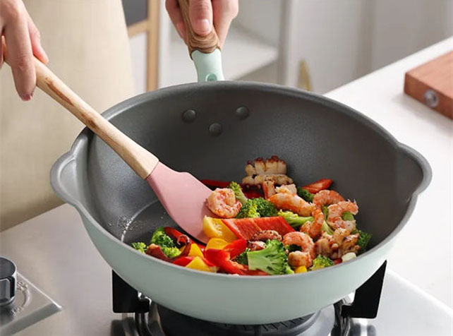 non_stick_stir_fry_pan.jpg